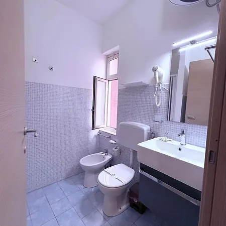 A Due Passi Dal Centro בית הארחה נוטו